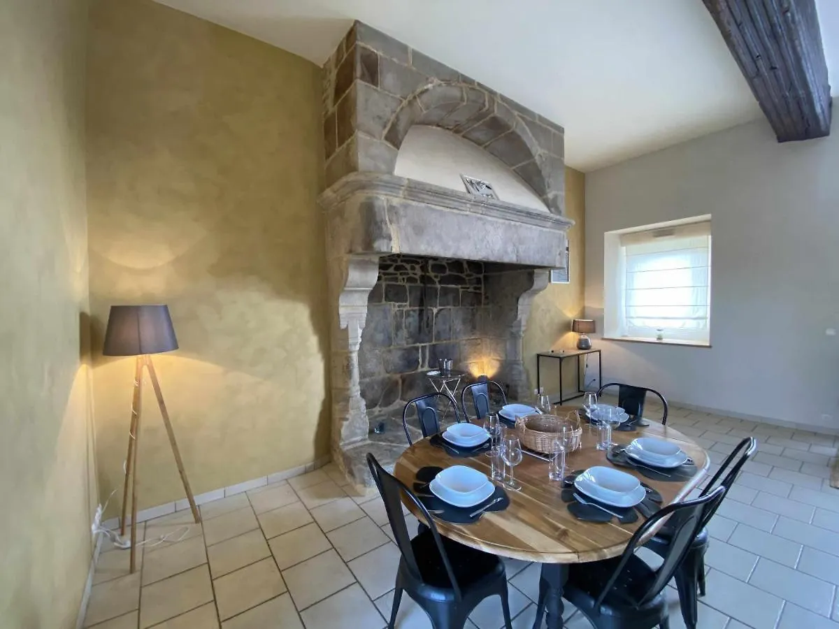 La Tour Les Alleux By Locntour Villa Taden